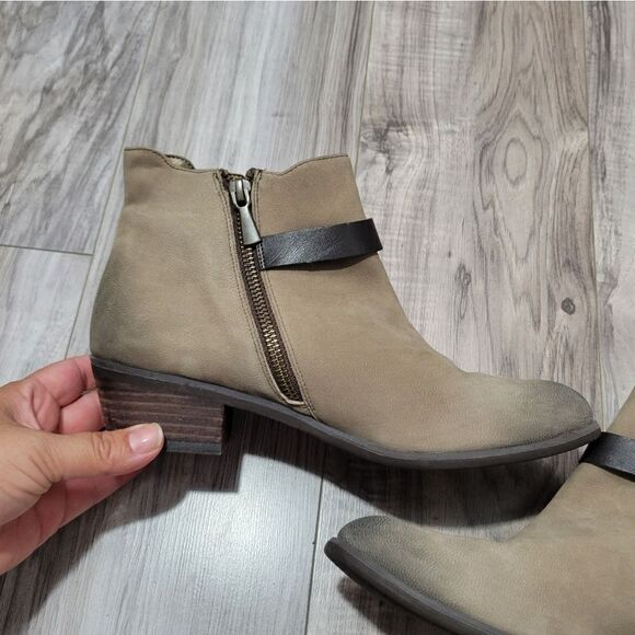 BP Leather Block Heel Ankle Boot Bootie Women's Size 8 Taupe Shoe - Picture 9 of 10